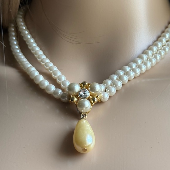 Beautiful TwoPearl Strands Choker. - Picture 11 of 11